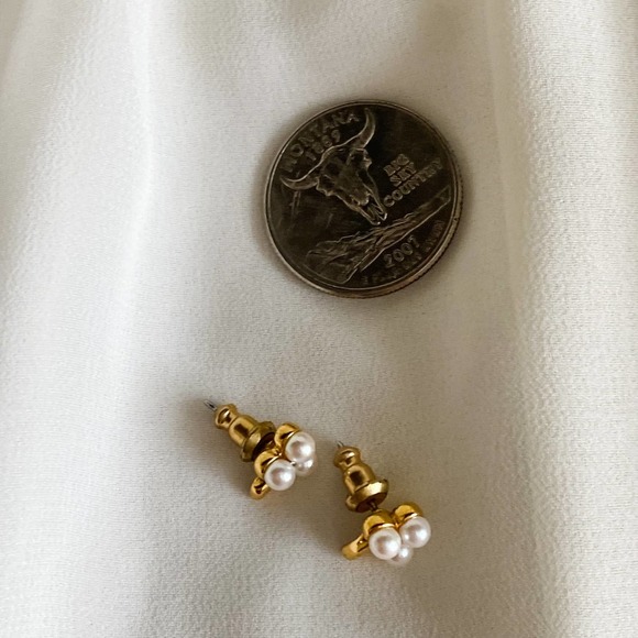 VTG Gold Three Pearl Clover Earrings - Picture 3 of 7